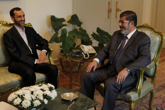Egypt's President Morsi meets Iranian VP