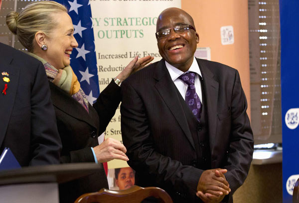 Clinton urges S Africa to persuade Iran on nuke program