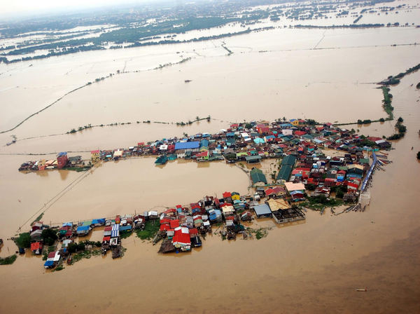 Typhoon Haikui leaves 19 dead in Manila