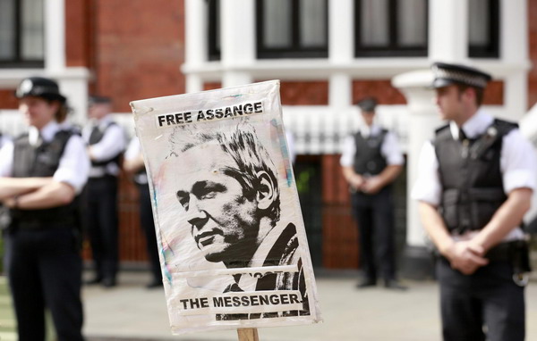 Assange to speak from embassy in UK-Ecuador standoff
