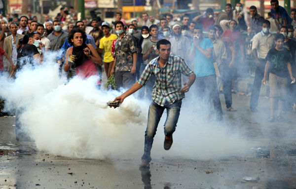 Angry Egyptians protest against US in Cairo