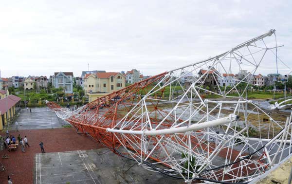 Typhoon Son-Tinh kills at least 4 in Vietnam