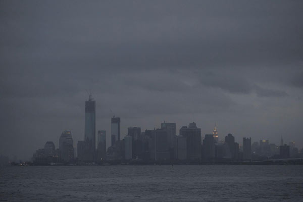 US companies hustle to reopen after Sandy