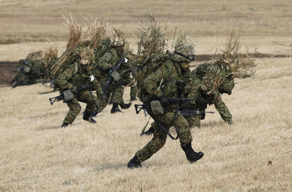 Japan troops conduct new year military drill