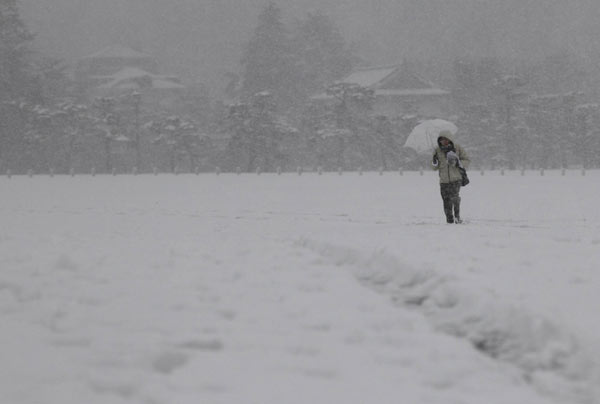 Heavy snow impacts on traffic in eastern Japan