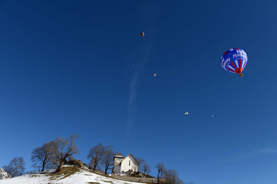 Int'l Balloon Festival kicks off in Switzerland