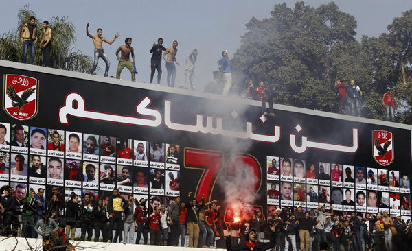 30 killed in Egypt riots after 21 sentenced to death