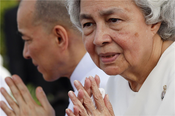 Cambodia begins funeral procession for Sihanouk