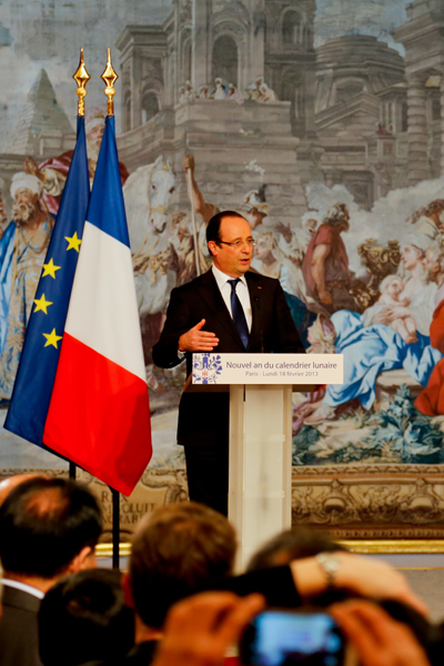 Hollande addresses Chinese New Year party