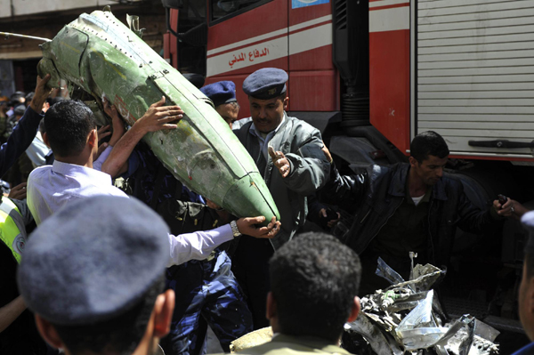 Warplane crashes in Yemen's capital, 9 killed