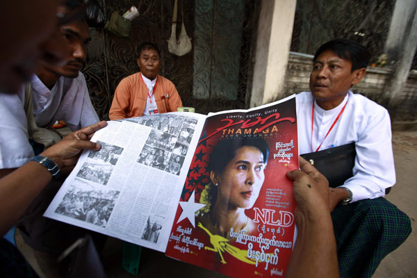 Aung San Suu Kyi re-elected opposition leader