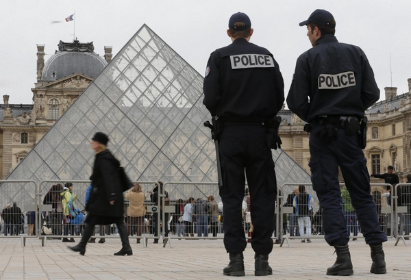 Paris Louvre museum reopens after closure