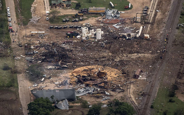 Mayor says 14 dead in Texas blast