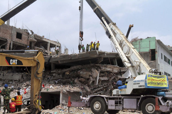 Bangladesh building collapse death toll hits 435