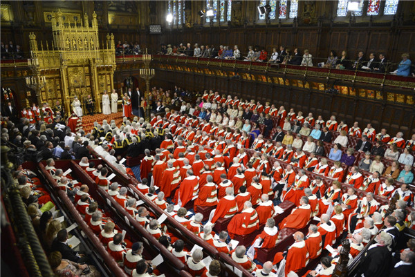 Queen Elizabeth opens Parliament