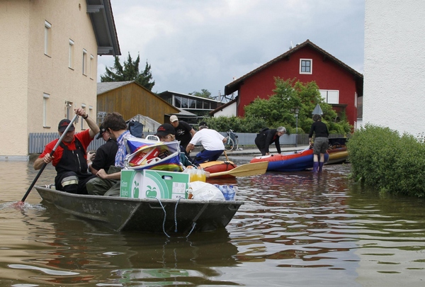 Worst floods in a decade continue in Germany