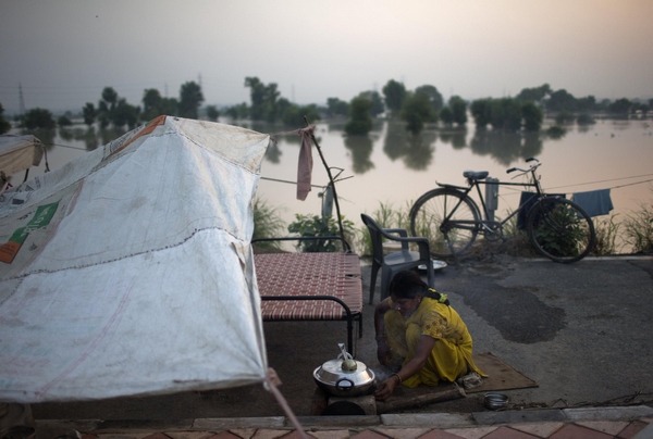 Indians displacecd by rising water of river Yamuna