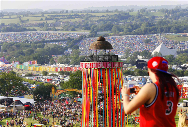 Glastonbury music festival kicks off