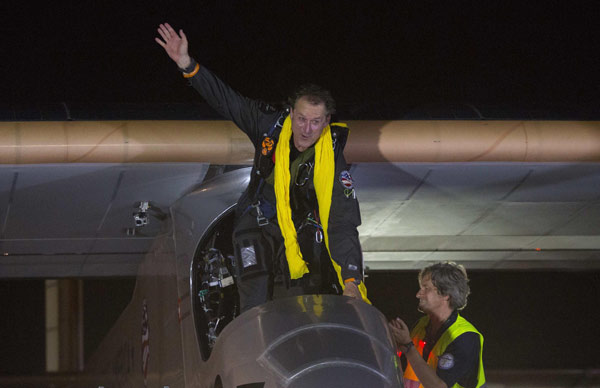 Solar plane lands in NY, completing journey