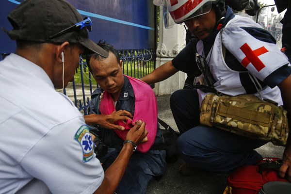 Thai lawmakers debate amnesty bill amid protests