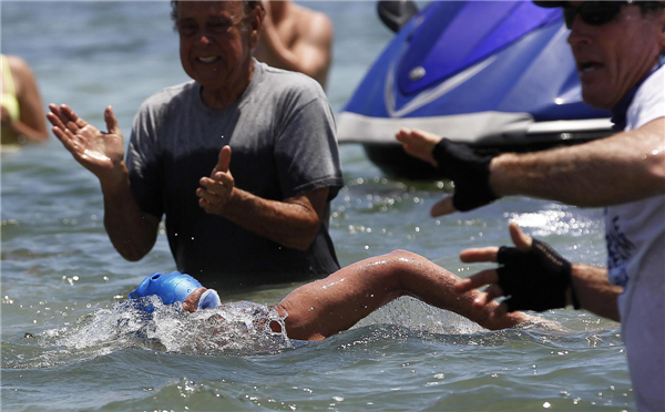 Woman, 64, sets record with Cuba-to-Florida swim