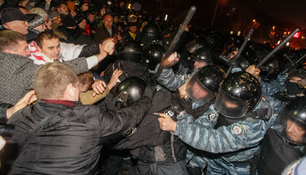 Protests in Ukraine against government U-turn on EU