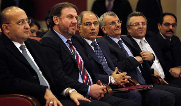 Turk PM announces major cabinet reshuffle