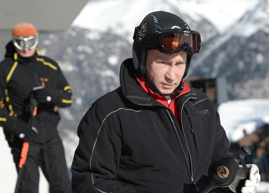 Putin visits ski centre near Sochi