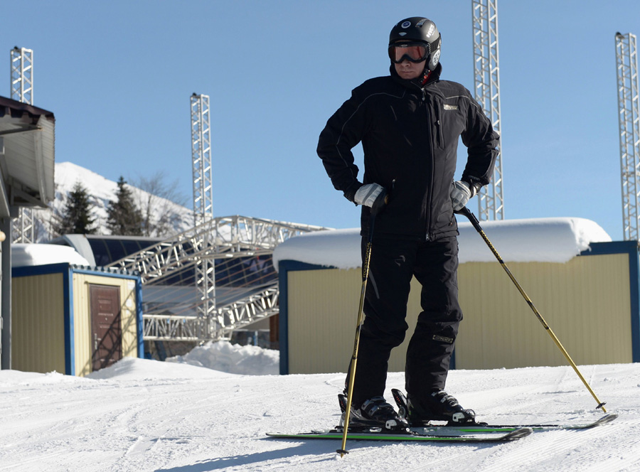 Putin visits ski centre near Sochi