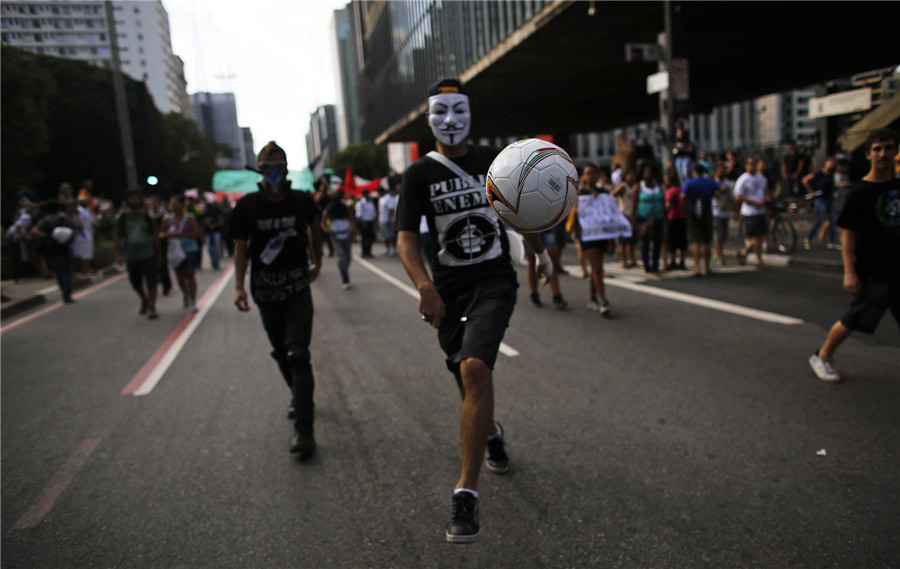 Anti-World Cup protests wane in Sao Paulo