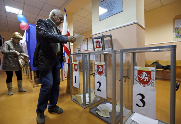 Ukraine's Crimea kicks off referendum to determine future status