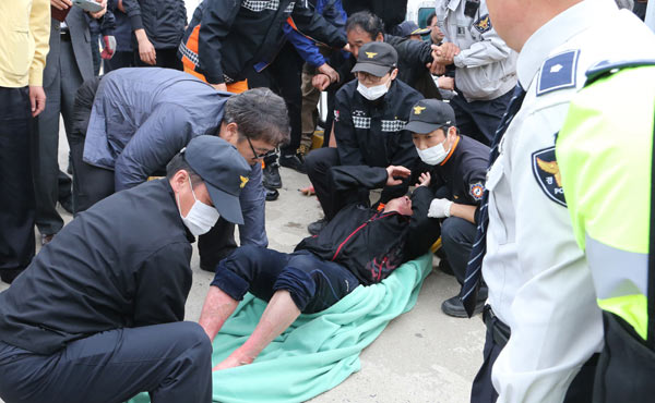 4 dead, 284 missing after ROK ferry sinks
