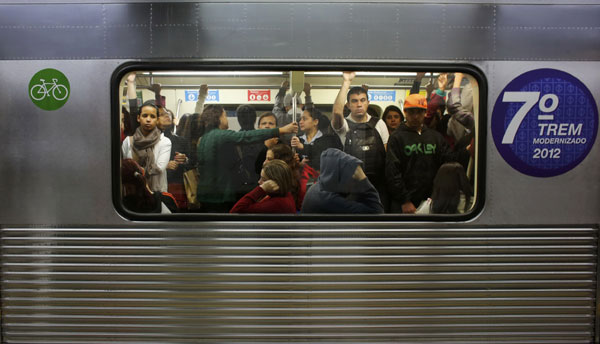 Brazil averts subway strike on eve of World Cup