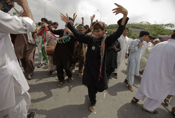 Anti-govt marches enter Pakistani capital