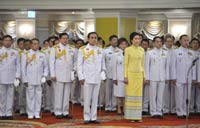 Thai PM vows to take political reforms