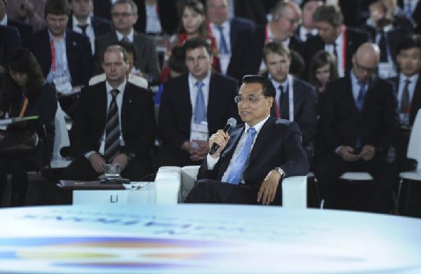 Premier Li Keqiang promotes innovation in Moscow speech