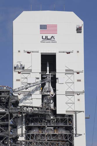 New US spaceship set for Thursday test flight