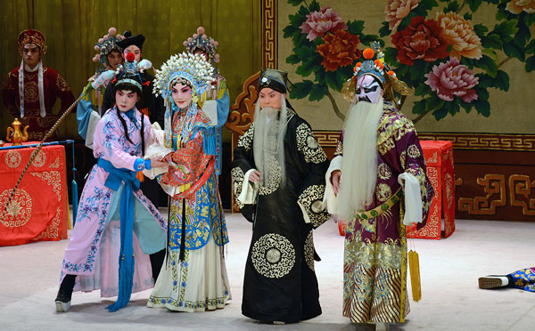 'Big' Peking opera staged in New York