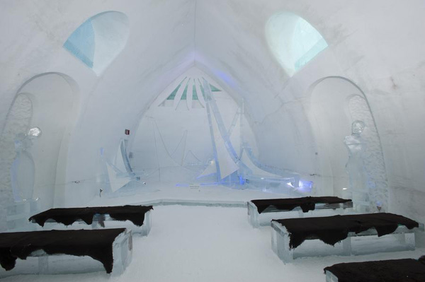 Ice hotel presented to public in Quebec City, Canada
