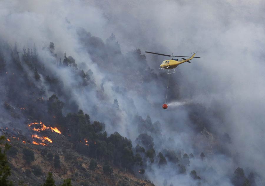 Cape Town ravaged by bushfire