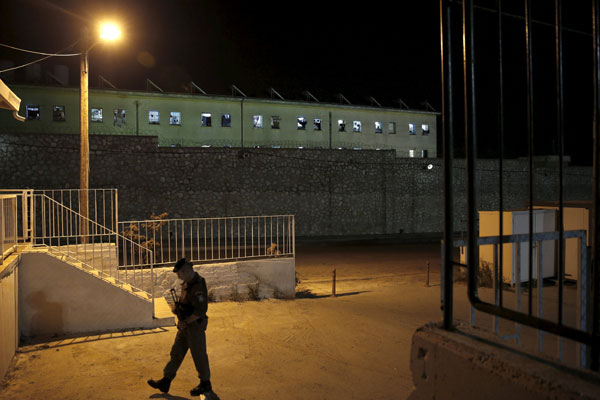 Two dead in Greek prison inmates' clashes