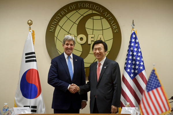 Kerry confirms US-ROK alliance against DPRK, favors harmony with Japan