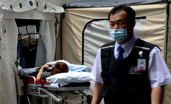 S Korea reports first two deaths from MERS respiratory illness