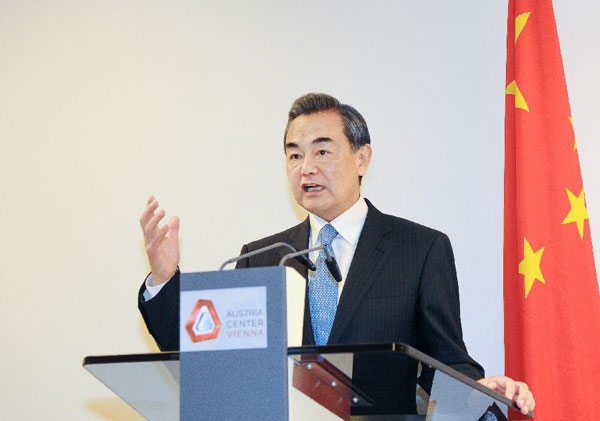 Chinese FM hopes Iranian nuke deal opens up new prospects for China-Iran co-op