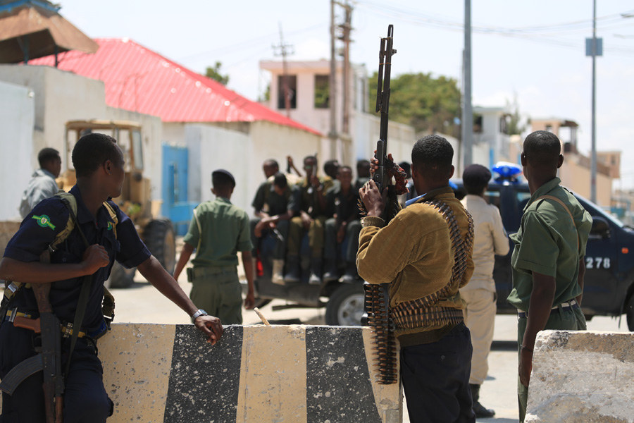 Clear-up continues after deadly Somalia bombing