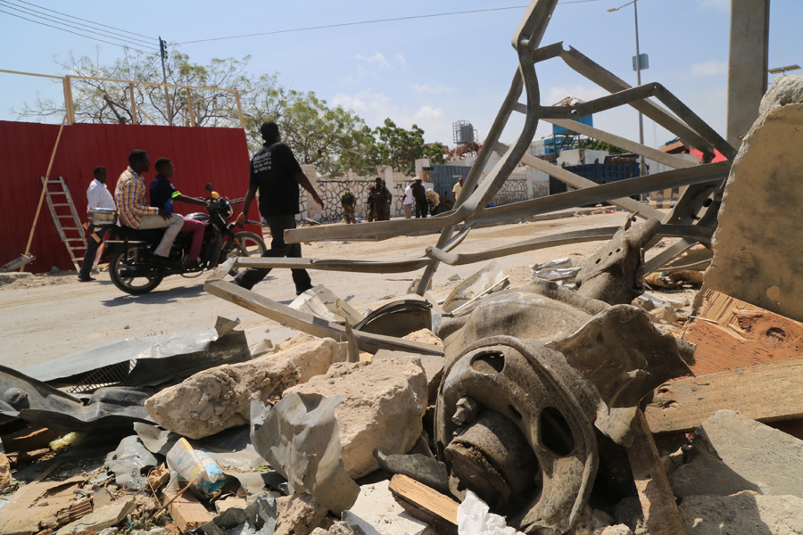 Clear-up continues after deadly Somalia bombing