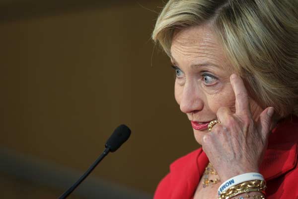 Hillary Clinton apologizes for private email setup
