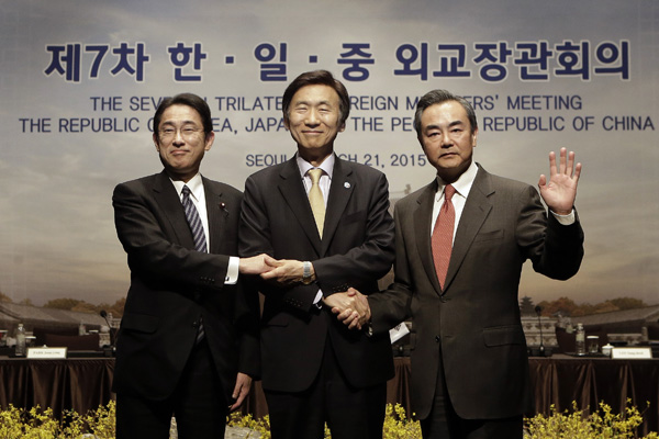 Hopes rise for trilateral summit to resume