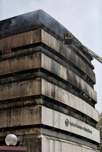 Massive fire destroys museum in Indian capital