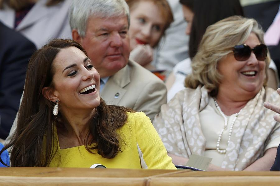 Duchess Kate shines in yellow at Wimbledon